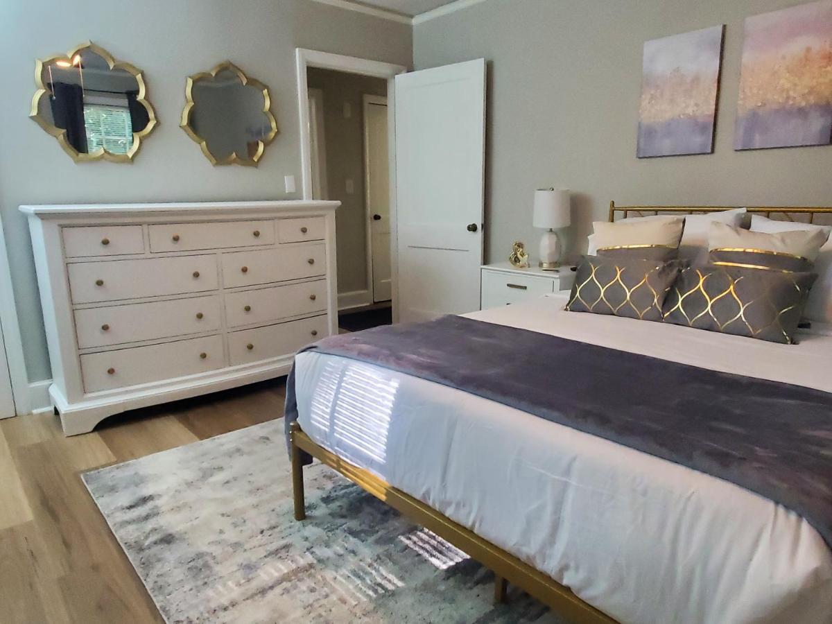 Cheerful 2 Bedroom Near Colleges, Downtown, Attractions Holiday home Montgomery