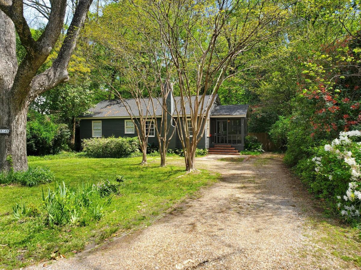 Cheerful 2 Bedroom Near Colleges, Downtown, Attractions