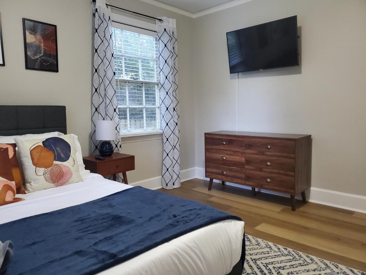 Cheerful 2 Bedroom Near Colleges, Downtown, Attractions Holiday home